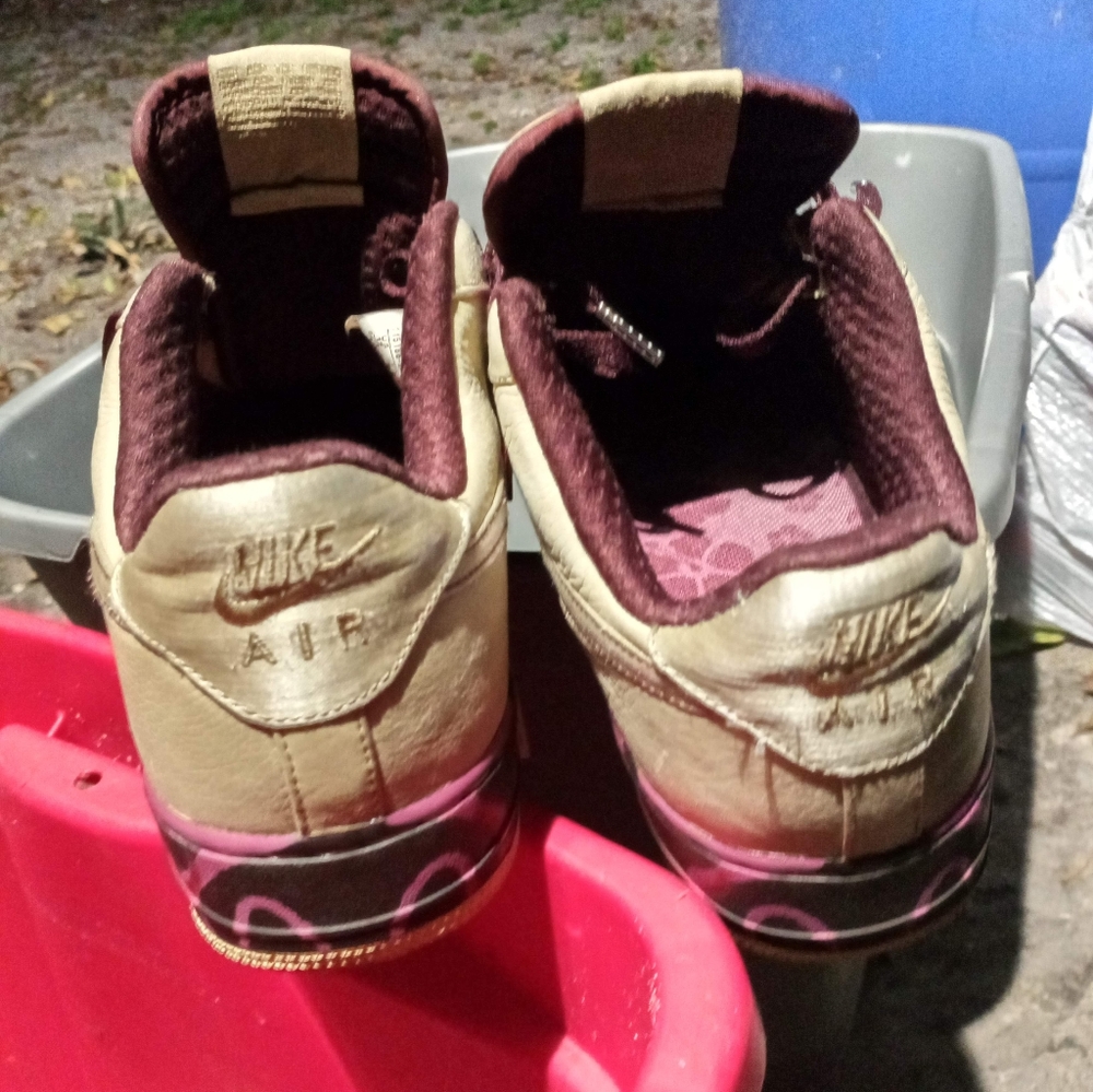 Sneakers - Picture 13 of 16
